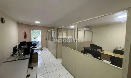 Ponto comercial para alugar na Avenida Francisco Ribeiro, --, Santa Mônica, Uberlândia
