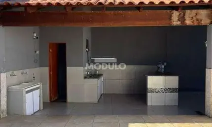 CASA RESIDENCIAL à venda, 2 quartos, 1 suíte, 3 vagas, Jardim Europa - Uberlândia/MG