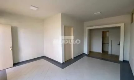 Casa para locação, bairro Osvaldo Resende com 3 suítes