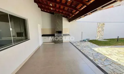 CASA RESIDENCIAL à venda, 3 quartos, 3 suítes, 4 vagas, Santa Mônica - Uberlândia/MG