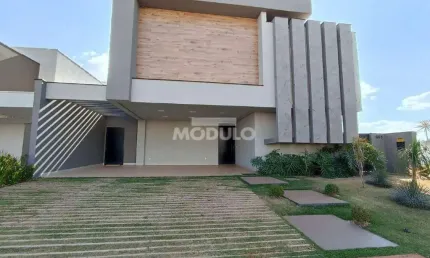 Casa em condomínio fechado para locação no GRANJA MARILEUSA