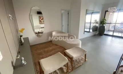 Apartamento com 3 quartos para alugar na Alameda Pastor Pompeo Zanatta, --, Jardim Sul, Uberlândia