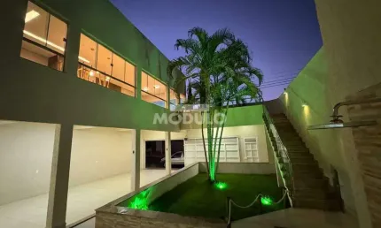 CASA RESIDENCIAL à venda, 4 quartos, 2 suítes, 2 vagas, Planalto - Uberlândia/MG