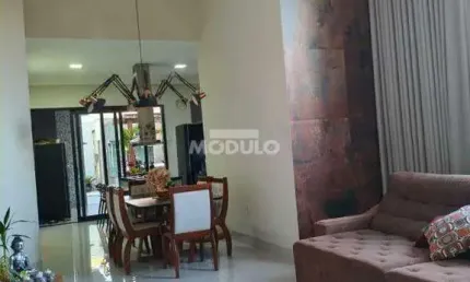 Casa de condomínio à venda, 3 quartos, 2 suítes, 4 vagas, novo mundo - uberlândia/mg