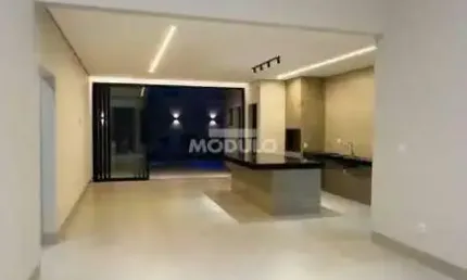 Casa residencial à venda, 3 quartos, 3 suítes, 2 vagas, praça alto umuarama - uberlândia/mg