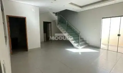 Sobrado à venda, 3 quartos, 1 suíte, 2 vagas, segismundo pereira - uberlândia/mg
