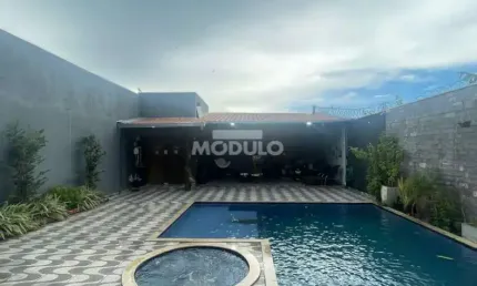 Casa residencial à venda, 2 quartos, 1 suíte, 3 vagas, chácaras tubalina e quartel - uberlândia/mg