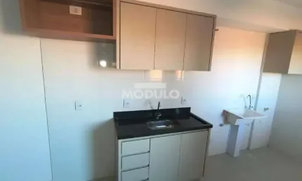 Apartamento com 2 quartos para alugar na Rua Reinaldo Alves Da Rocha, --, Loteamento Portal do Vale II, Uberlândia