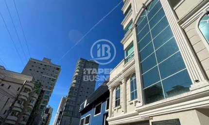 Apartamento com 3 quartos à venda na Rua 318, 000, Meia Praia, Itapema