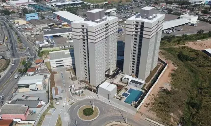 Apto pronto para morar no Torres de Ozanam, andar alto, sol da manhã e vista livre, 101mts, 3 dorms sendo 1 suíte, terraço gourmet e 2 vagas cobertas