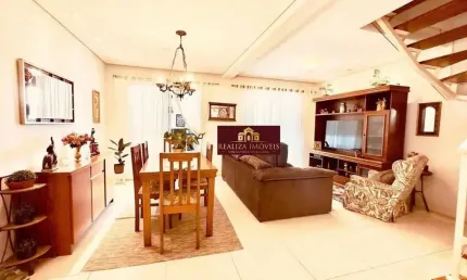 Casa sobrado no condomínio Vintage com 89mts, corredor lateral, área gourmet e sem vizinho de fundos.