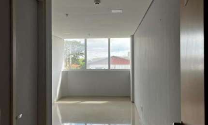Casa comercial à venda na Avenida Marechal Castelo Branco, Porenquanto, Teresina
