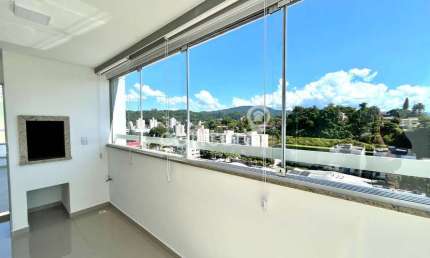 Apartamento Semimobiliado 2 Dormitórios sendo 1 Suíte na Vila Nova!