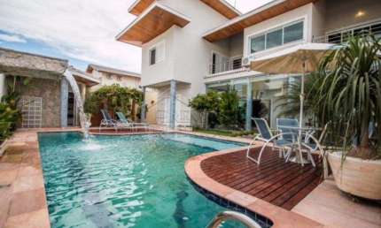 Casa com 4 quartos, 562 m², à venda por R$ 2.200.000- Campos do Conde II Versailles - Tremembé/SP