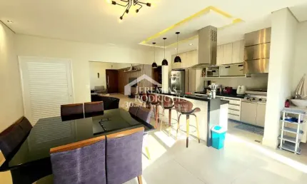 Casa com 3 quartos, 252 m² - Condomínio Ouro Ville - Taubaté/SP