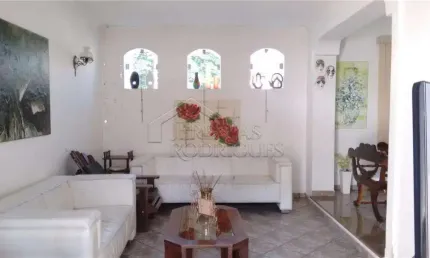 Casa com 3 quartos, 270 m² - Independência - Taubaté/SP