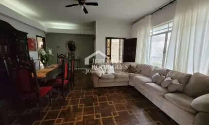 Casa com 3 quartos, 260 m², venda por R$ 1.050.000- Jardim Maria Augusta - Taubaté/SP