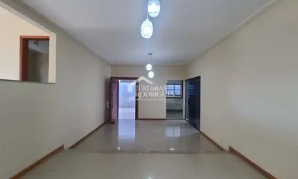 Casa para venda com 3 dormitórios no bairro Campos Elíseos em Taubaté/SP