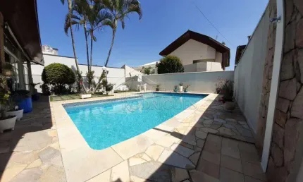 Casa com 4 quartos, 370 m², à venda por R$ 2.200.000- Taubaté Village - Taubaté/SP
