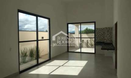 Casa à venda com 3 suítes - Condomínio Pérola do Vale - Tremembé/SP.