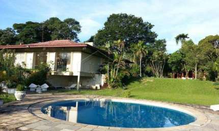 Casa com 5 quartos à venda na Vila Areao, Taubaté 