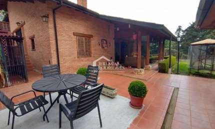 Casa com 4 dormitórios, 265 m² -  Alto do Capivari - Campos do Jordão /SP