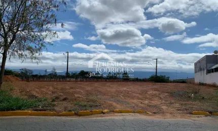 Terreno com 1.252 m² - Condomínio Real Ville - Pindamonhangab/SP