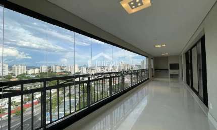 Apartamento com 3 suítes, 211 m² no Edifício Europa em Taubaté/SP
