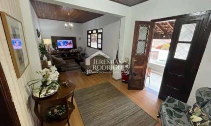 Casa com 3 dormitórios, 235 m² - Centro - Pindamonhangaba/SP