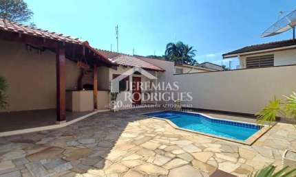 Casa com 3 dormitórios, 175 m² - São Benedito - Pindamonhangaba/SP