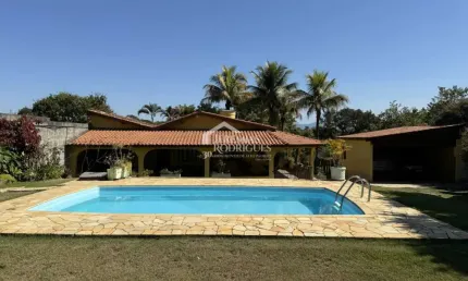 Chácara com 290 m² - bairro Lago Azul - Pindamonhangaba/SP.