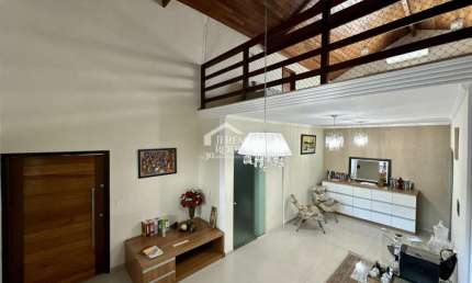 Casa comercial com 320 m² - Chácara Guizard - Taubaté/SP.