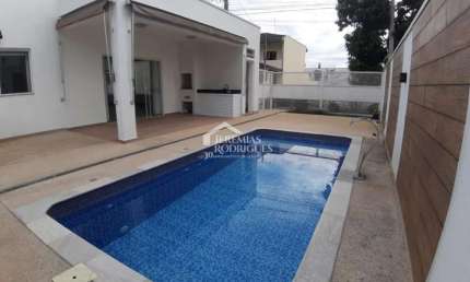 Casa com 3 dormitórios, 235 m² - Condomínio Campos do Conde I - Tremembé/SP.
