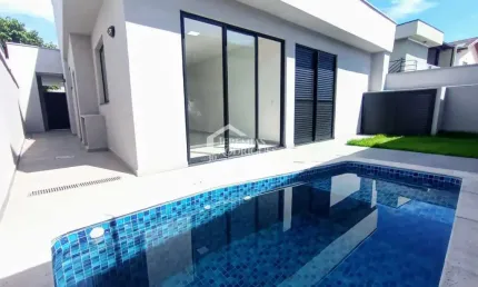 Casa à venda com 3 suítes no Condomínio Campos do Conde II em Tremembé/SP.