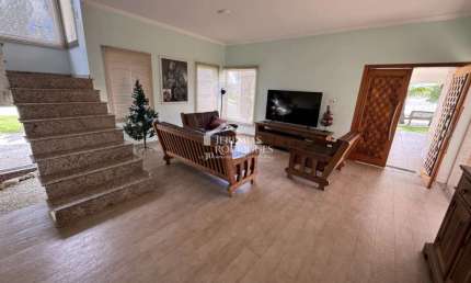 Casa à venda com 3 dormitórios no Condomínio Real Ville - Pindamonhangaba/SP.