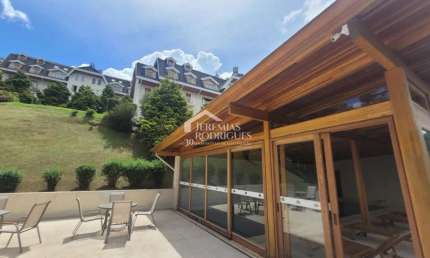Apartamento à venda com 4 dormitórios, 324m² no Condomínio Le Bourg Saint Maurice em Campos do Jordão/SP.