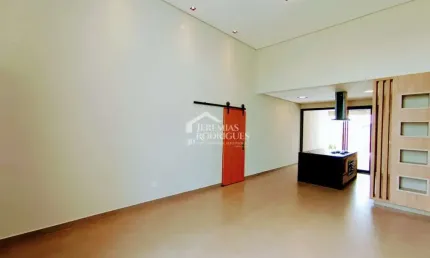 Casa à venda com 3 dormitórios no Condomínio Colinas do Sol em Tremembé/SP.