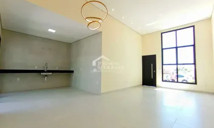 Casa à venda com 3 dormitórios no Bosque da Imperatriz em Pindamonhangaba/SP.