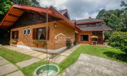 Casa para venda com 11 dormitórios no bairro Recanto Feliz em Campos do Jordão/SP