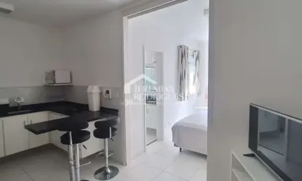 Prédio para venda com 32 kitnets mobiliadas e 07 lojas com renda no centro de Taubaté/SP