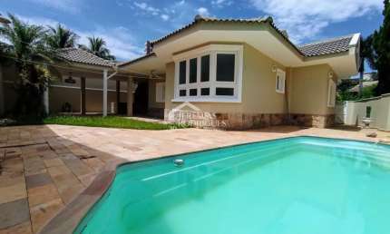 Casa para locação com 4 dormitórios no Condomínio Taubaté Village em Taubaté/SP.