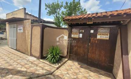 Casa para venda e locação com 3 dormitórios no bairro Bela Vista em Pindamonhangaba/SP