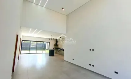 Casa à venda com 3 suítes no Condomínio Quinta das Palmeiras em Taubaté/SP.