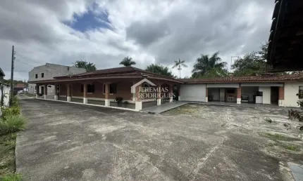 Área com imóvel residencial para venda no bairro Crispim em Pindamonhangaba/SP