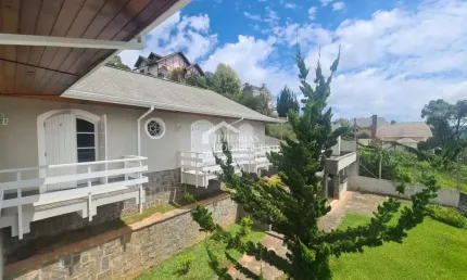 Casa para venda com 3 dormitórios no bairro Alto da Vila Inglesa em Campos do Jordão/SP