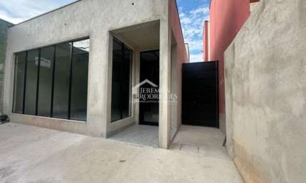 Galpão com 144 m² no bairro Residencial Jardim Aurora em Pindamonhangaba/SP.