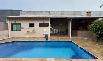 Casa para venda com 3 dormitórios no Condomínio Real Ville em Pindamonhangaba/SP