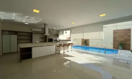 Casa à venda com 4 suítes no Condomínio Taubaté Village em Taubaté/SP.