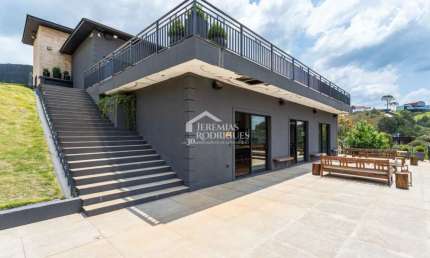 Casa para venda com 5 dormitórios no Residencial Estrelas da Mantiqueira em Campos do Jordão/SP