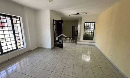 Casa para venda e locação com 3 dormitórios no bairro Lessa em Pindamonhangaba/SP
